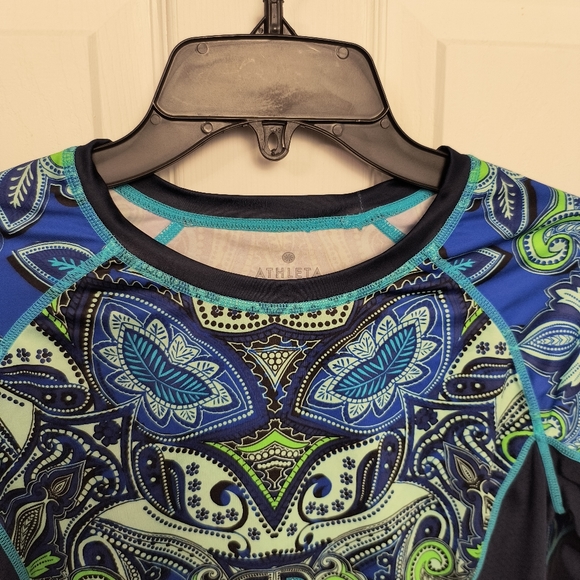 Athleta Blue Print Long Sleeve Athletic Top Thumb Holes Size XS swim top - Picture 4 of 10